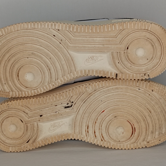 Nike - Picture 8 of 9